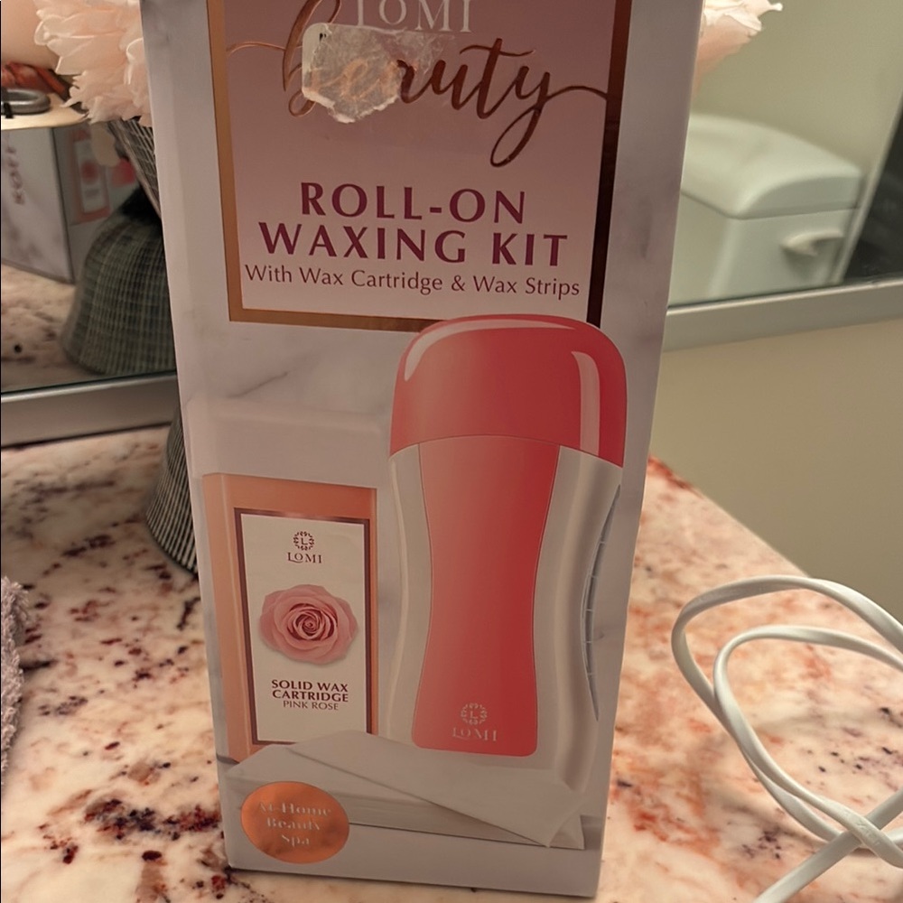 Lomi Beauty Roll-On Waxing Kit